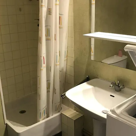 Апартаменти Cap D'agde : T2 Spacieux, Parking, Balcon, Piscine, Proche Commerces Et - Fr-1-723-19 *